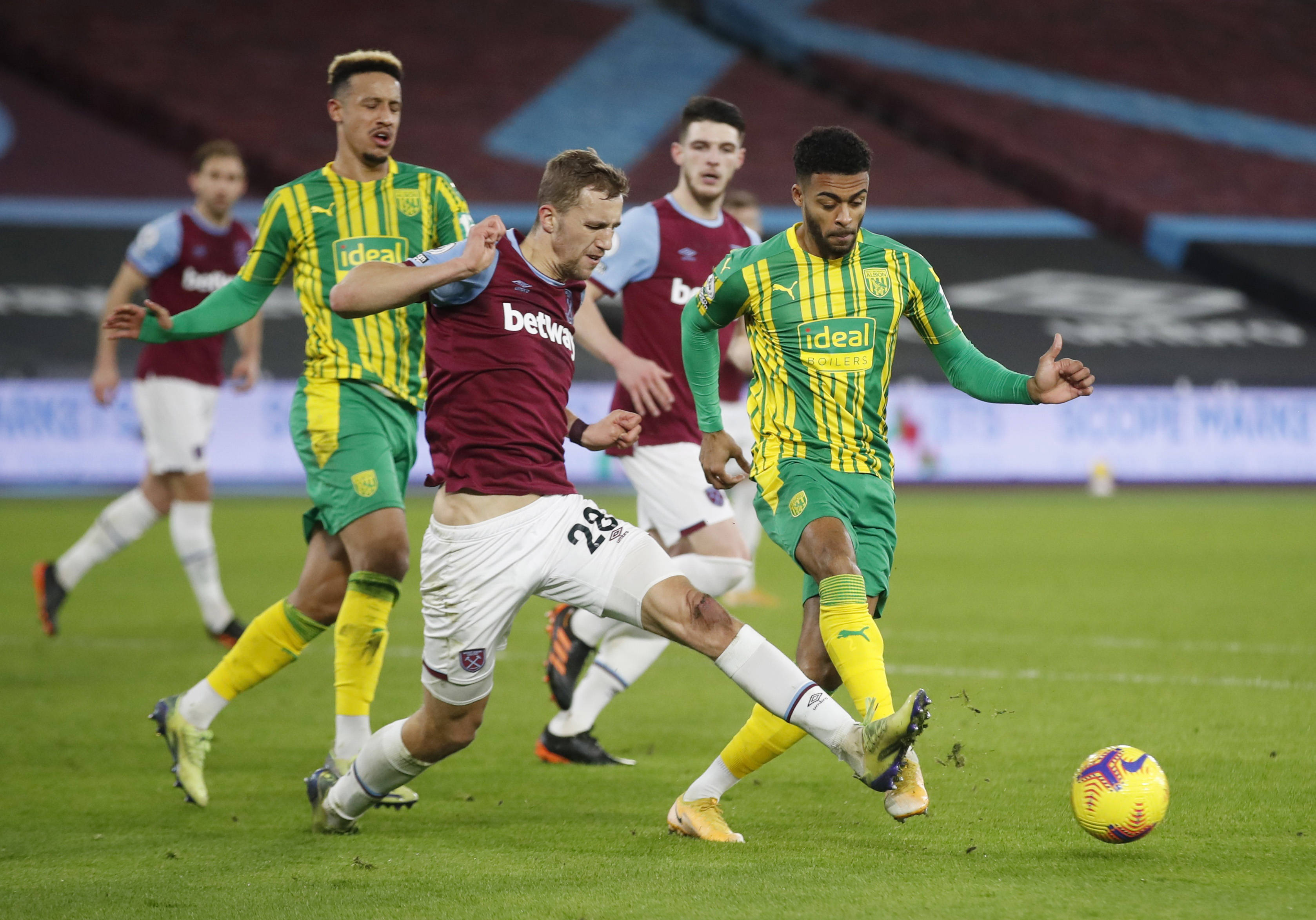 力与足球文 力与足球文